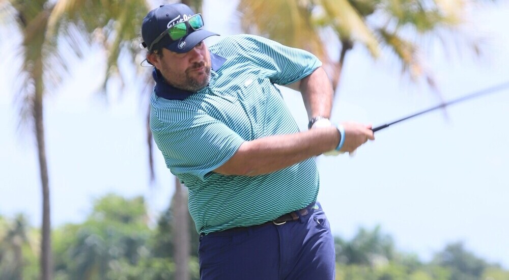 Pura acción el Torneo de Golf Triple-S en su 24va. edición