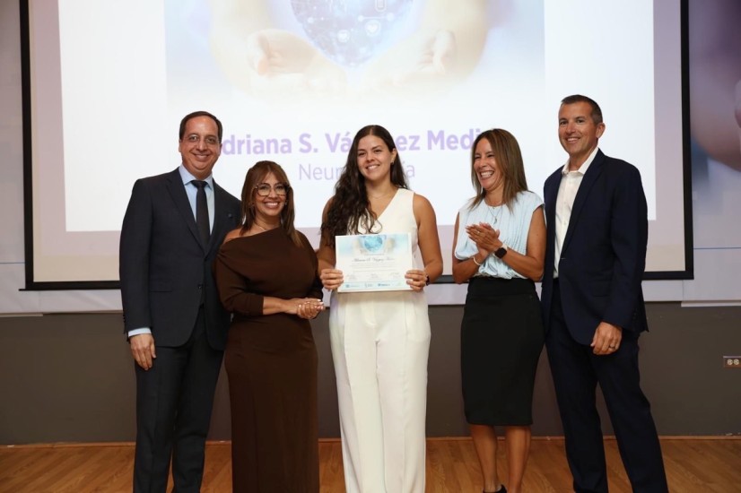 Entrega de 21 becas a estudiantes y profesionales de la salud